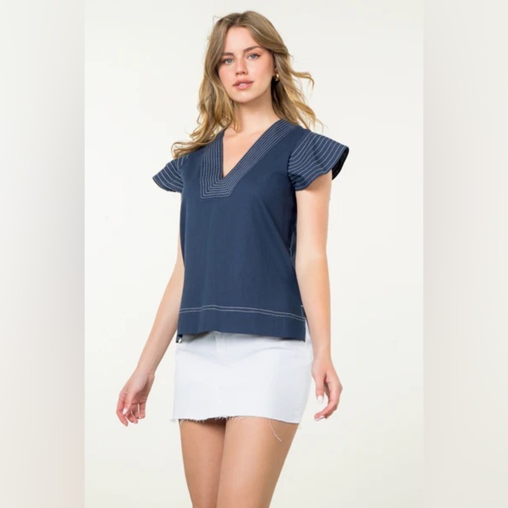 THML Coastal Chic Navy Flutter Sleeve Linen Blend Top Quiet Luxury Old Money L - Picture 3 of 11